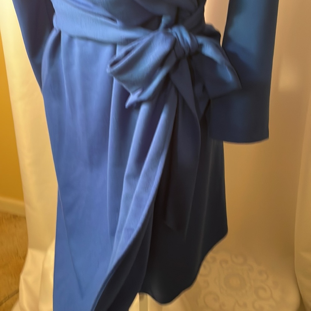 Dress - Picture 4 of 8